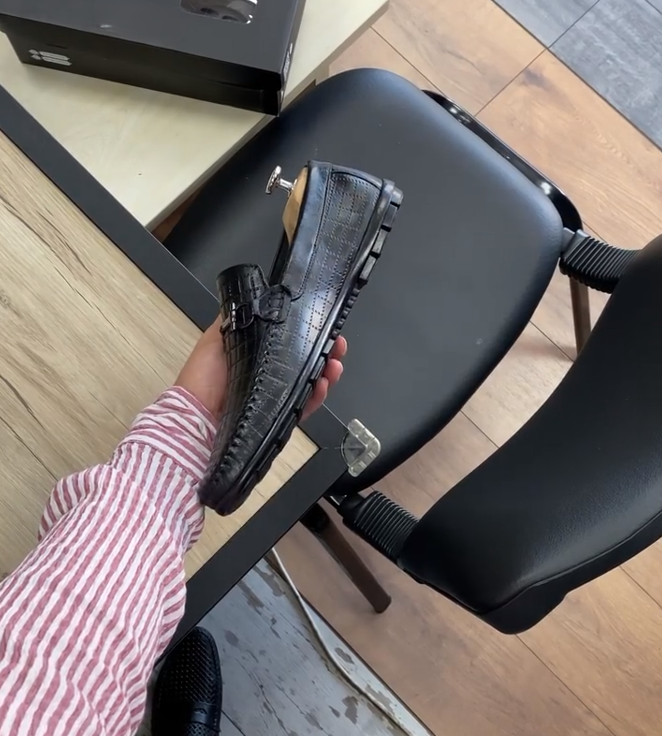 Men's leather slip-on loafers