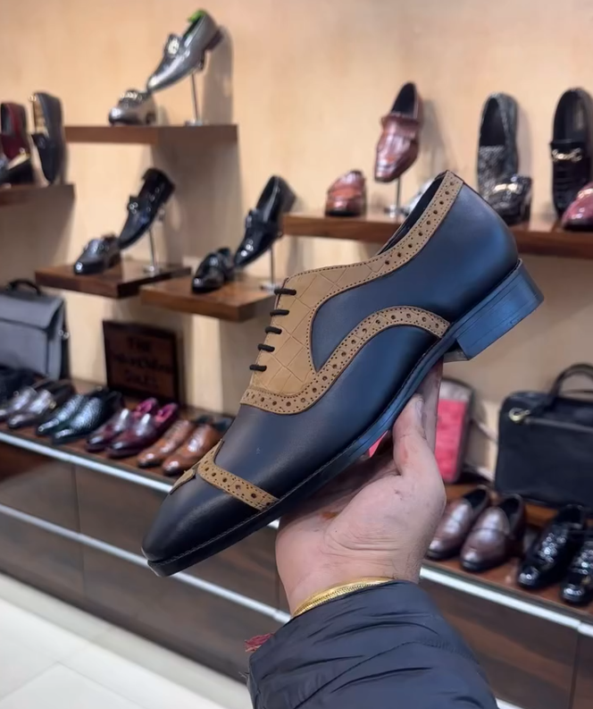 Two-tone broguesl Shoes
