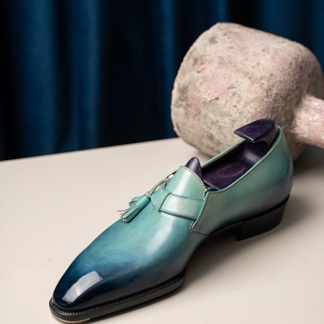 Hand-painted pigmented cowhide shoes - Inspired by the sky blue glazed Jun porcelain fragments