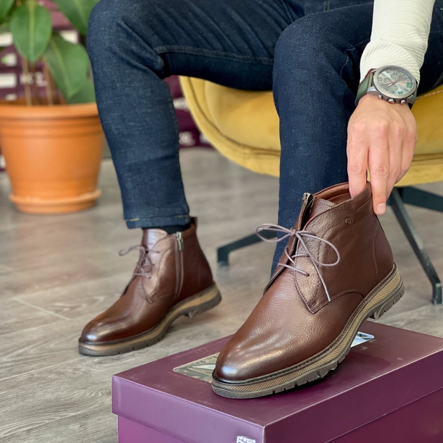 Leather Plain Toe Detroit Chukka Boots