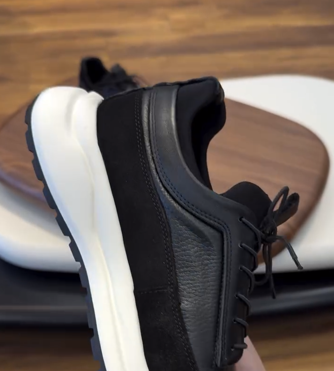 2025 NEW Fashion Lightweight Sneakers