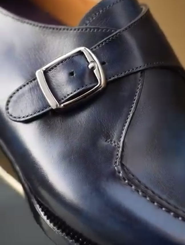 Handmade classic single buckle leather shoes