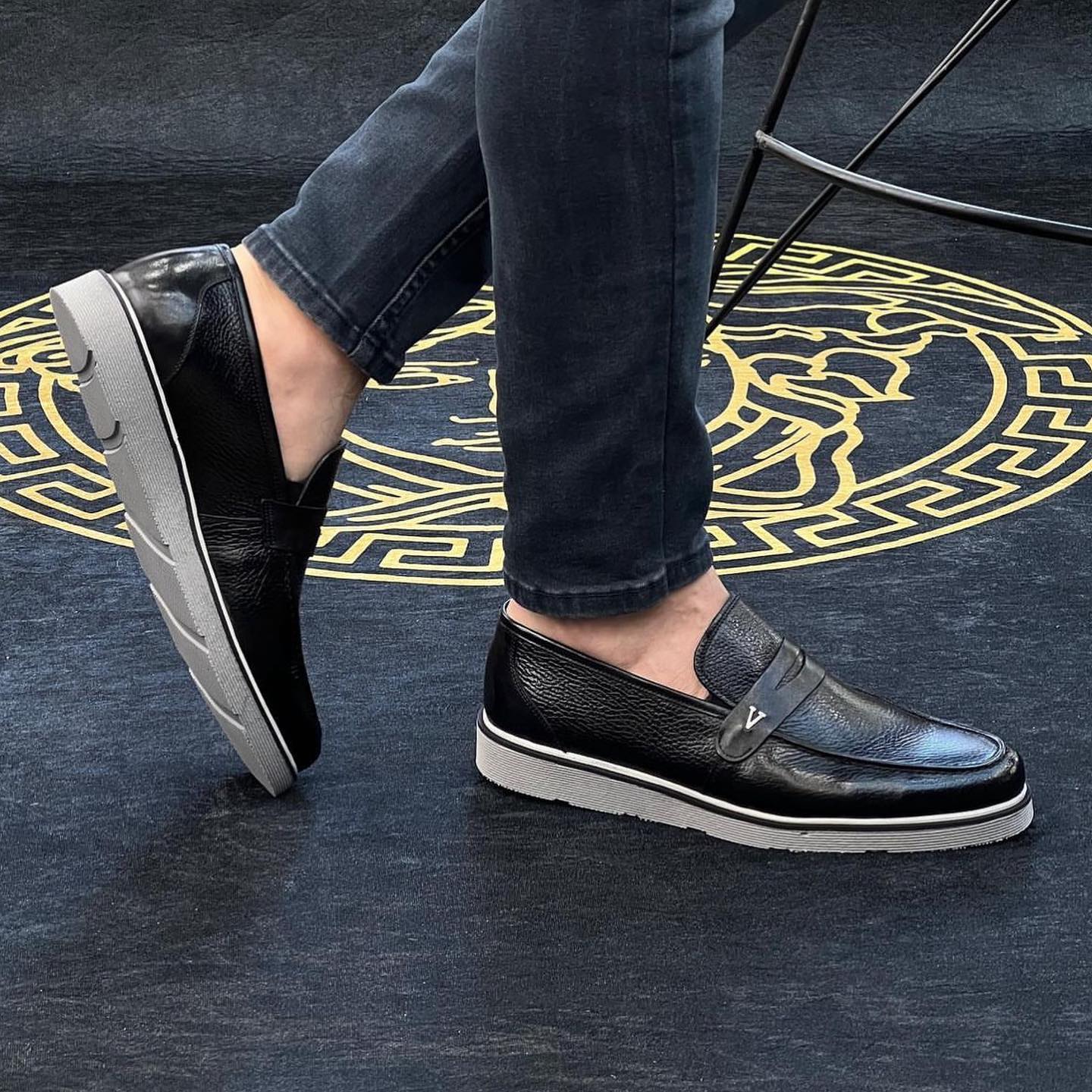 Men's Classic Retro Fine Leather Casual Shoes