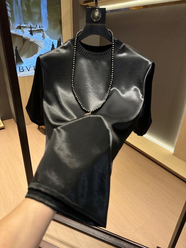 Minimalist high-end silky casual T-shirt