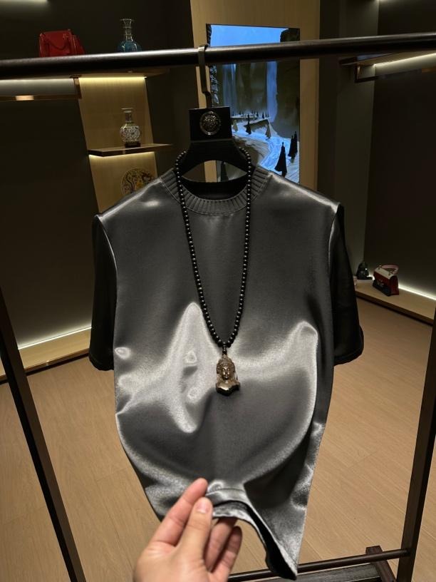 Minimalist high-end silky casual T-shirt