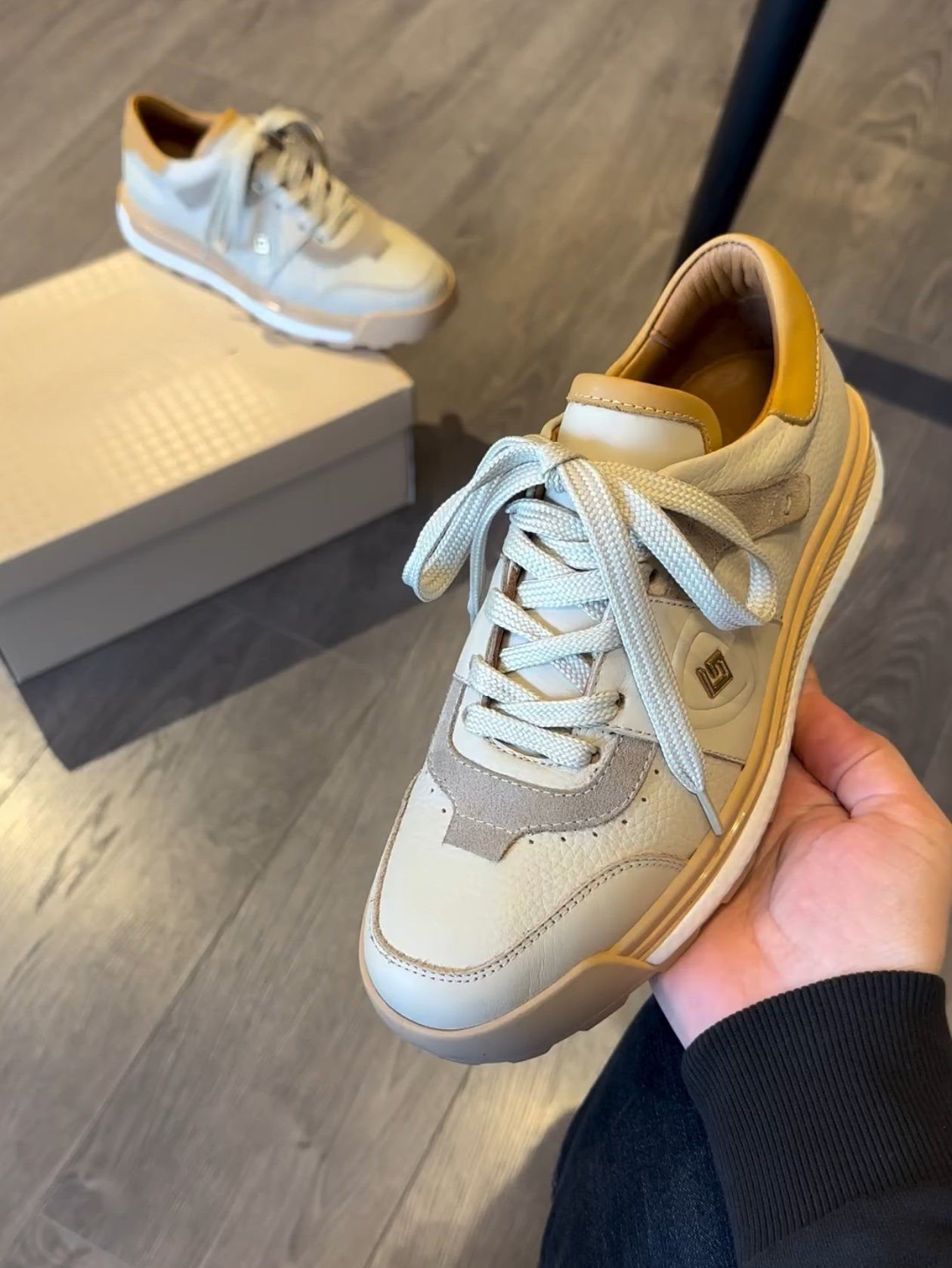 High -quality Leather Textured Print Sneakers