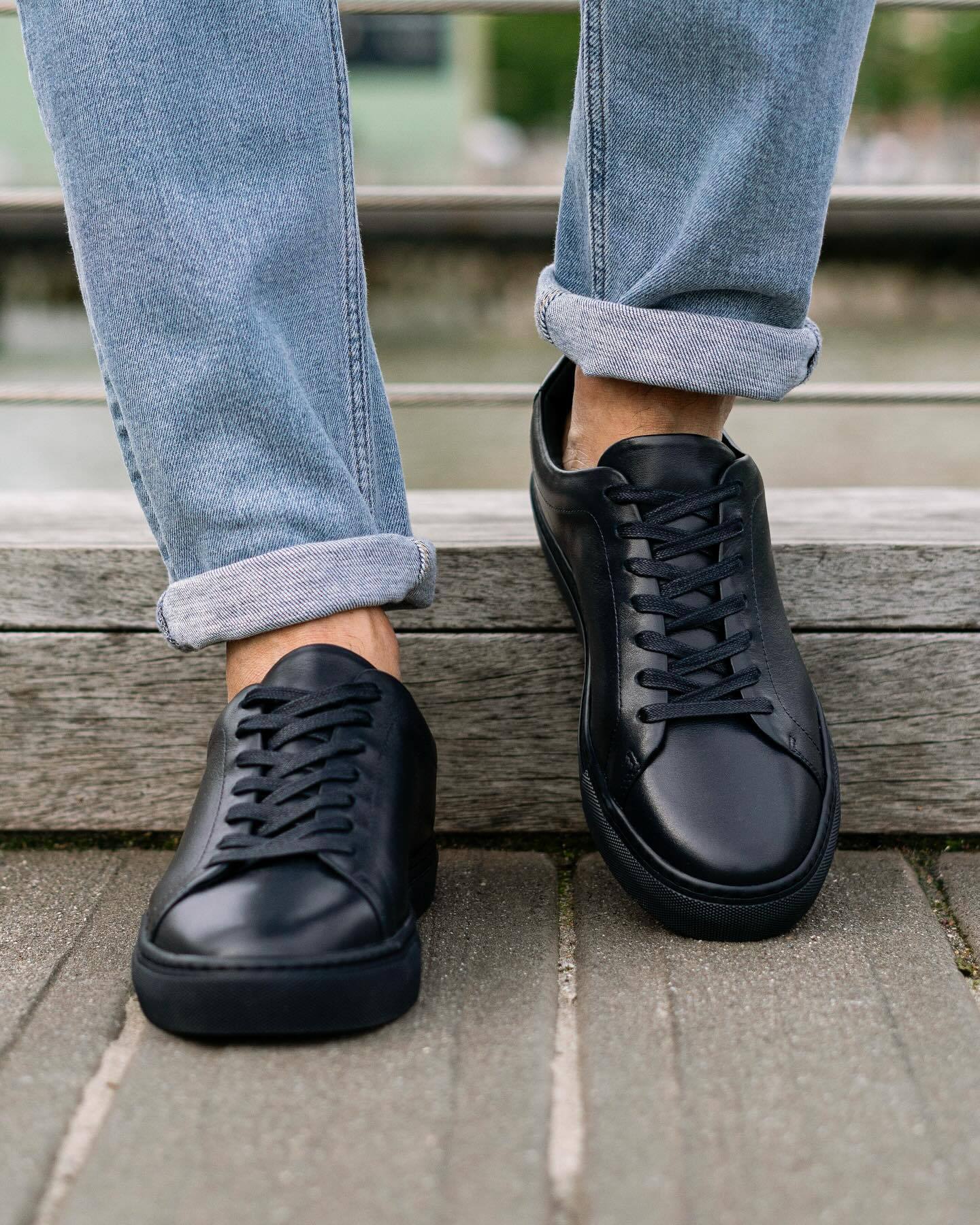 Men's leather casual shoes