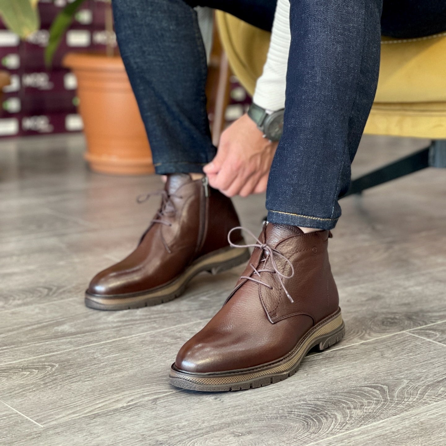 Leather Plain Toe Detroit Chukka Boots