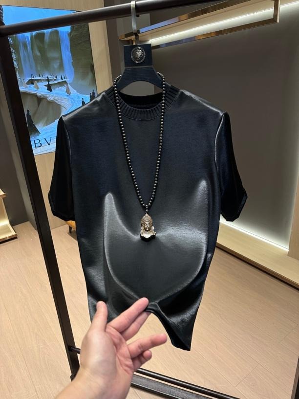 Minimalist high-end silky casual T-shirt