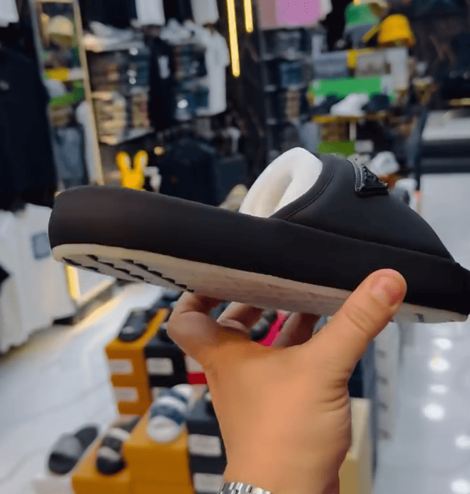Rubber non-slip comfortable slippers