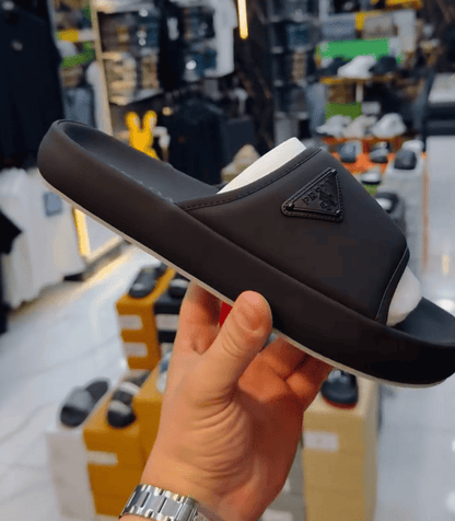 Rubber non-slip comfortable slippers