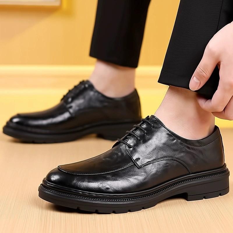 Men's casual leather shoes