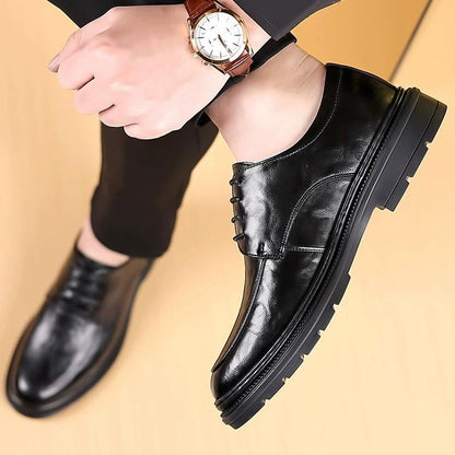 Men's casual leather shoes