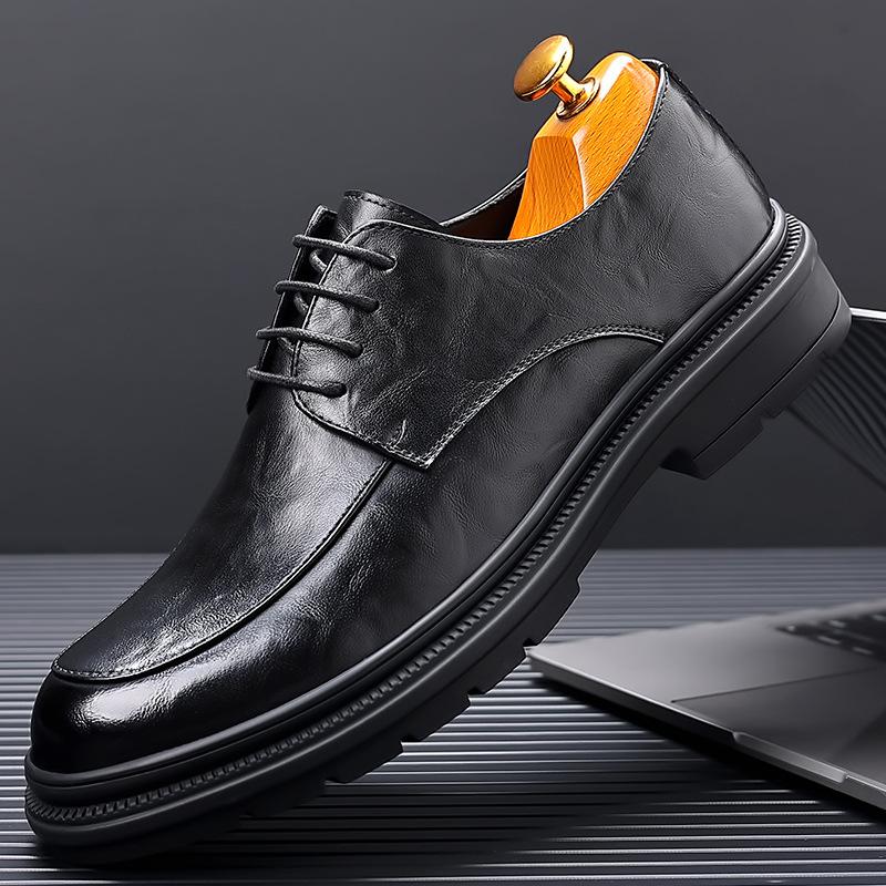 Men's casual leather shoes